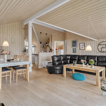 Antero - 500m To The Fjord By Interhome Feriehus